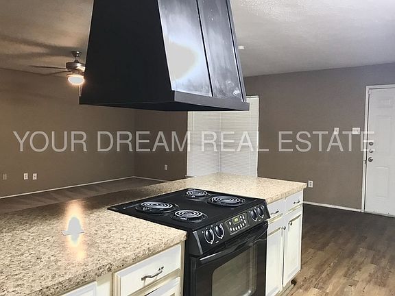 3rd image of 2651 Lark Ln