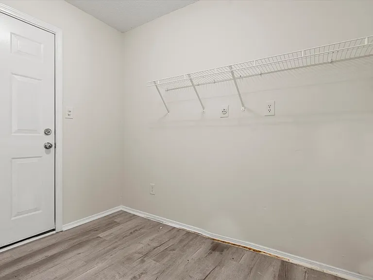 319 Revell Dr #H — Photo 14