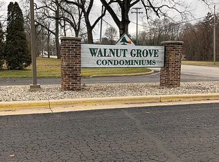 1075 Walnut Grove Dr, Muskegon, MI
