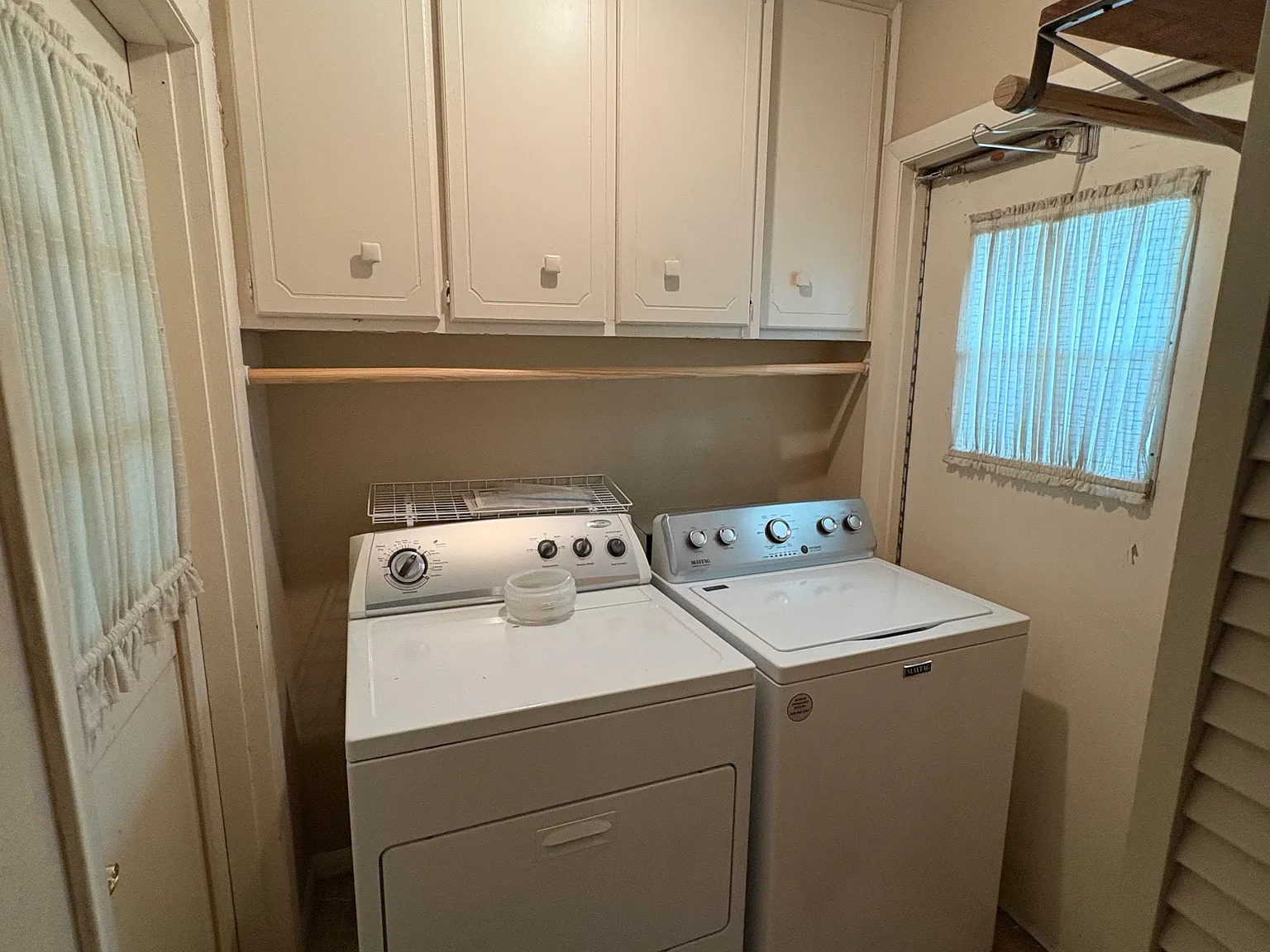 2051 N Woodland St — Photo 2