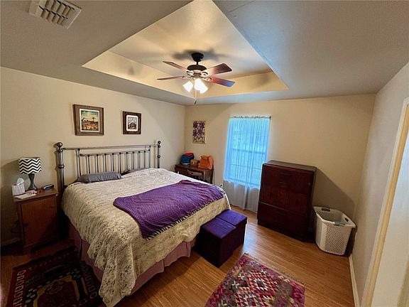 4th image of 148 Riverwood Ave
