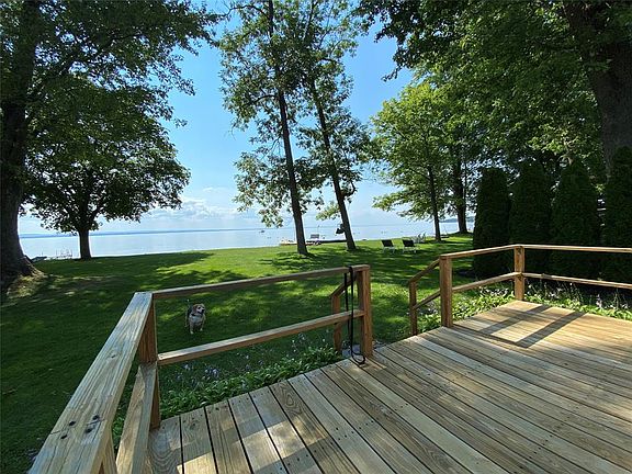 5th image of 2300 Lakeshore Dr