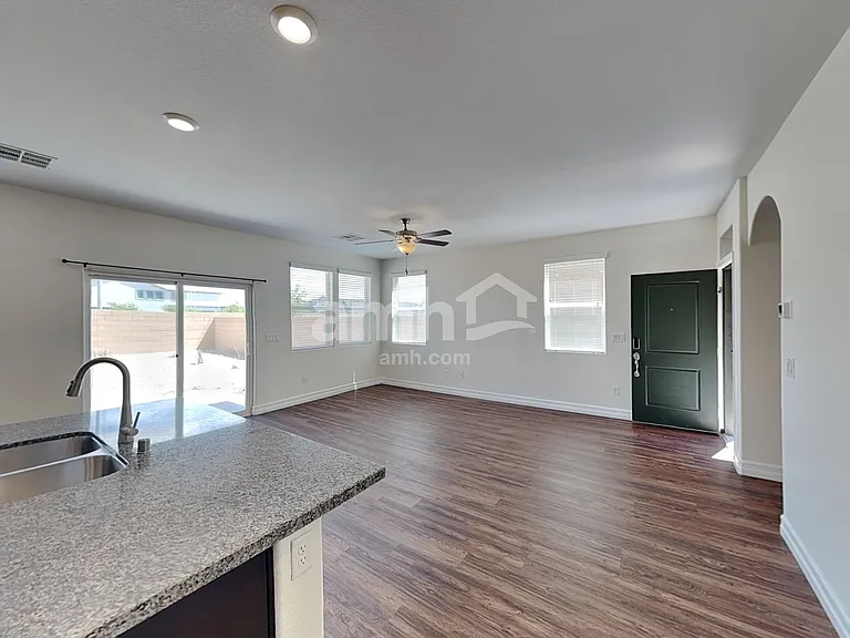 5804 Petronius St — Photo 6
