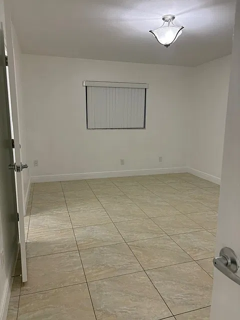 3 bed, 1306 sqft, $2,000 — Photo 3