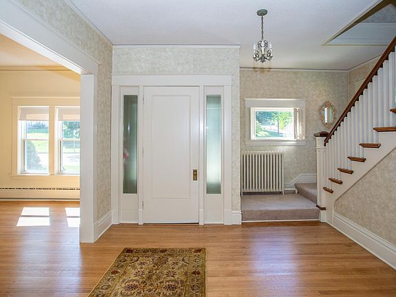 5th image of 1109 East Ave
