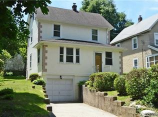 58 Van Nostrand Ave, Great Neck, NY 11024