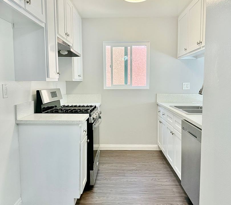 1st image of 146 Lyndon St APT 1