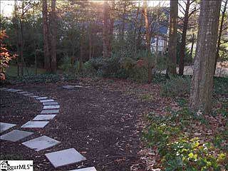 4th image of 410 Crandall Dr