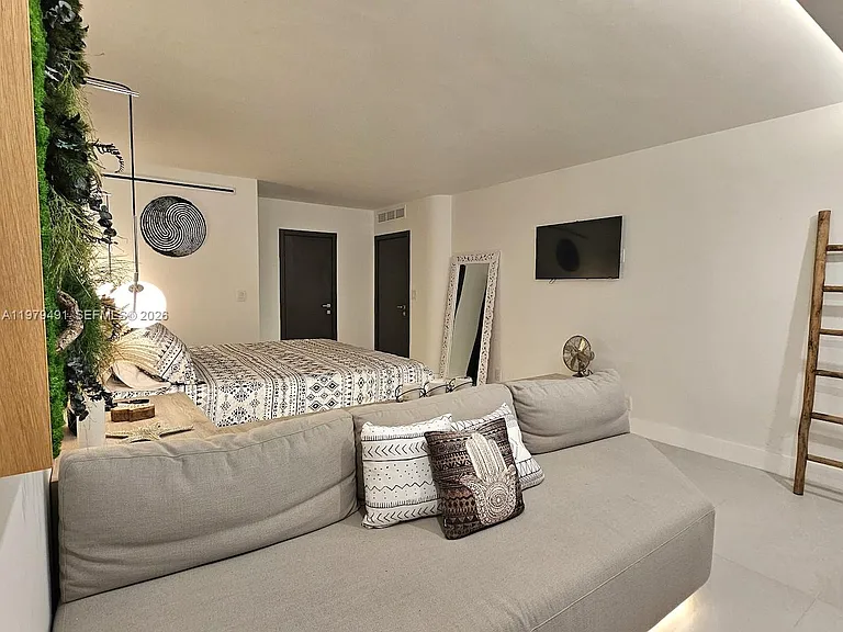 900 Bay Dr #524 — Photo 22