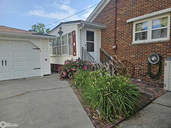 4th image of 1035 Walnut St
