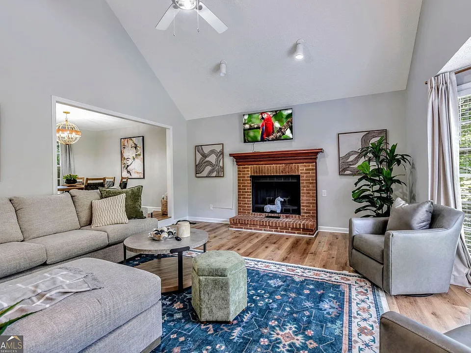 2192 Chartwell Dr