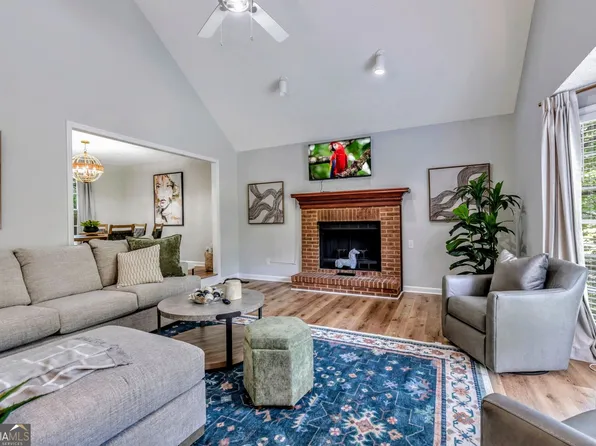 2192 Chartwell Dr, Marietta, GA 30066