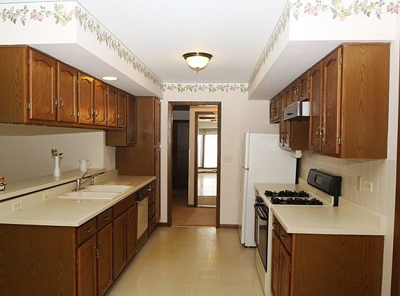 5th image of 1649 N Belmont Ct #1949