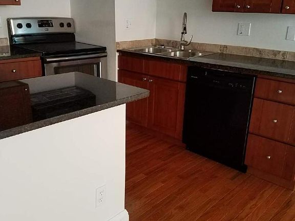 4th image of 107 E Main St #6