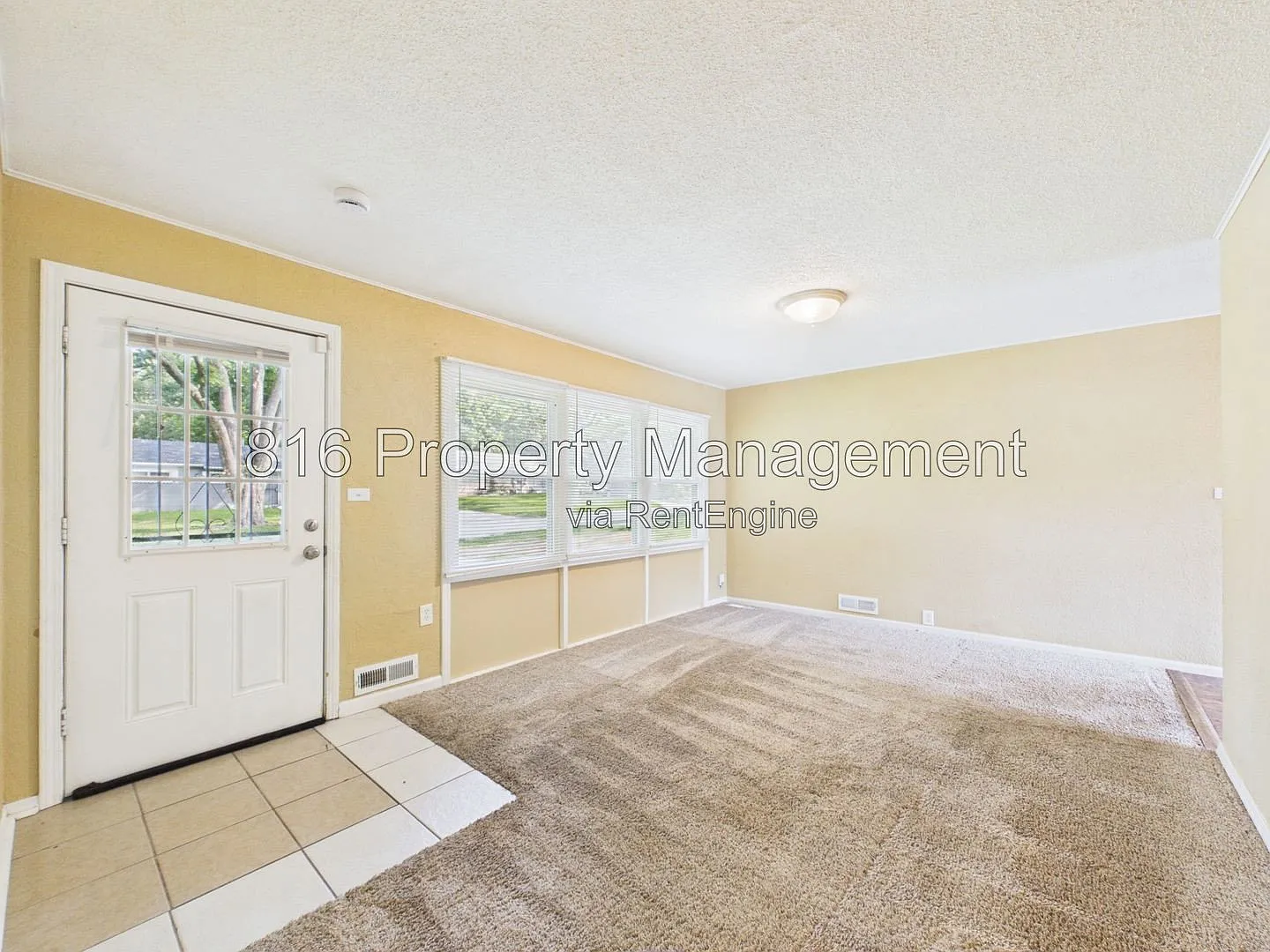 4 bed, 1.0 bath, 1077 sqft, $1,350 — Photo 3