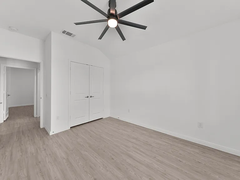 606 Bean Bnd — Photo 17