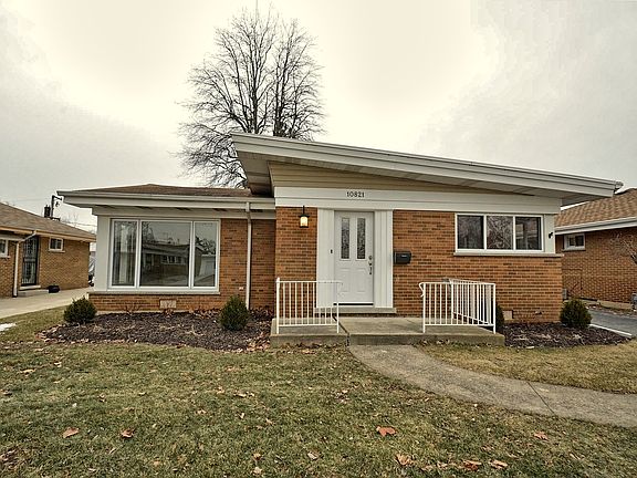 2nd image of 10821 Claridge Ave