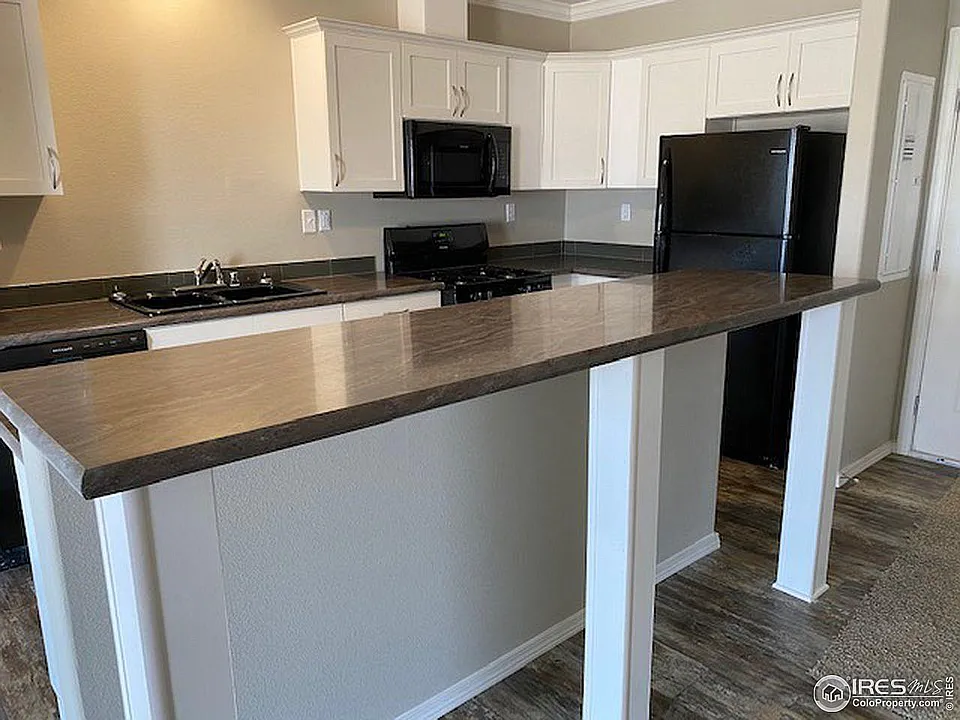Kitchen with eating Bar