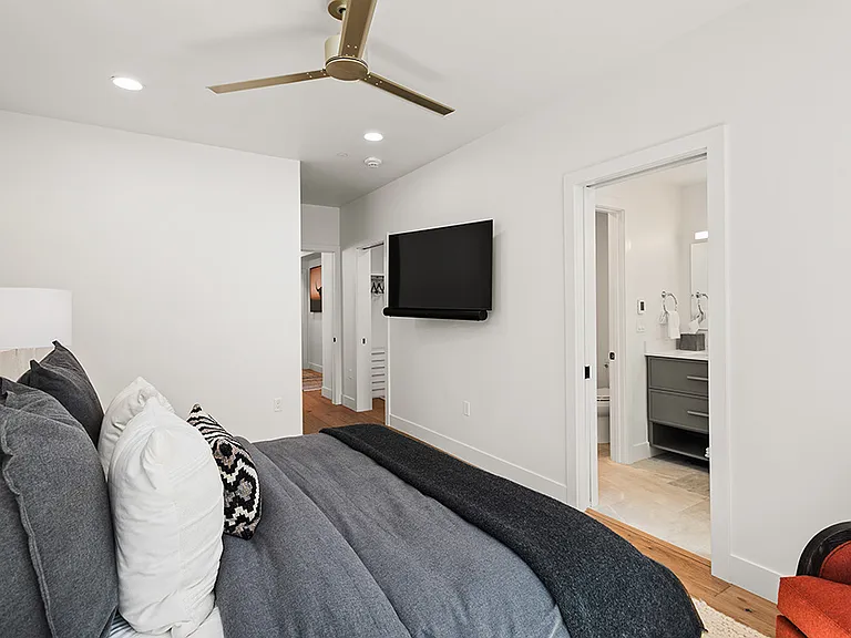 22842 Two Rivers Rd #100 — Photo 12