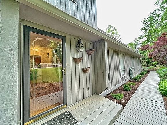 2nd image of 6978 Campbell Dr