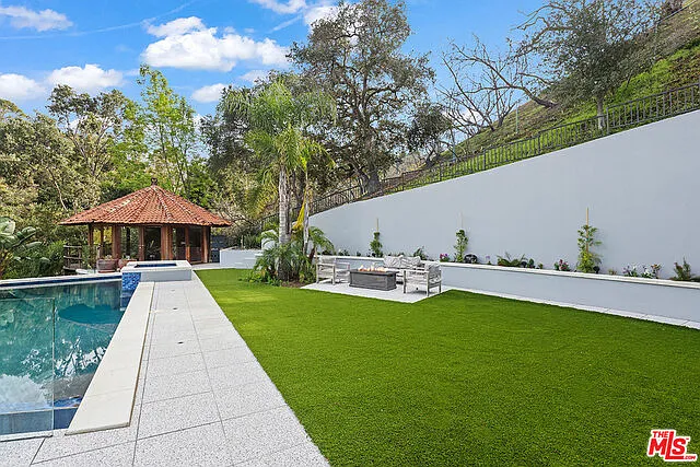 3373 Coldwater Canyon Ave — Photo 41