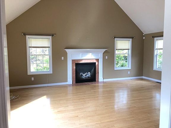 4th image of 221 Billings Rd
