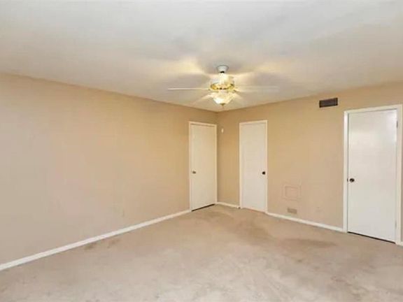 3rd image of 5975 Townhouse Ln
