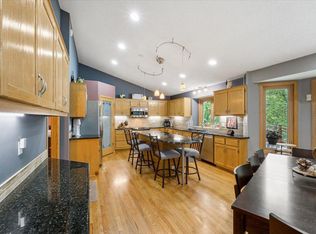 13504 Gossamer Ct, Apple Valley, MN 55124