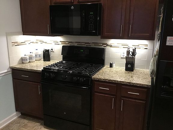 Kitchen under cab lights