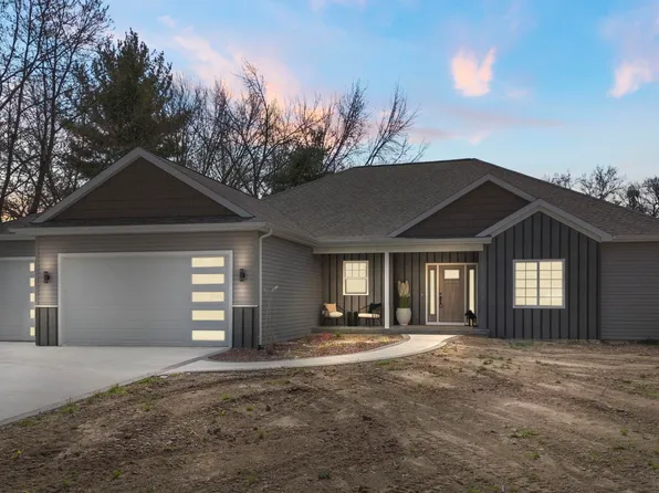 602 Mardego Pkwy, Fort Wayne, IN 46845