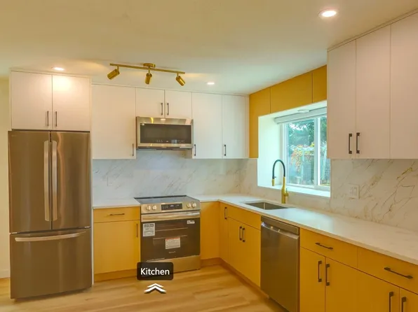 15092 19a Ave, Surrey, BC V4A 7G8