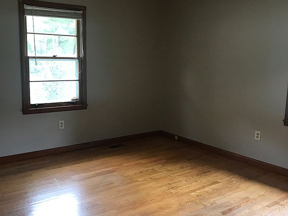 4th image of 605 Akers St