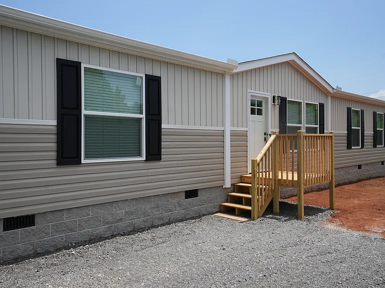 1812 S Odell Rd — Photo 2