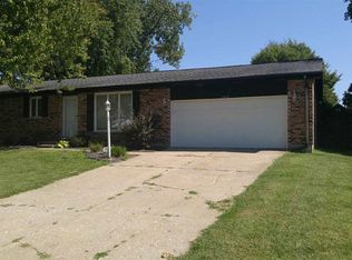 2828 E Bluff Ct, Quincy, IL 62305