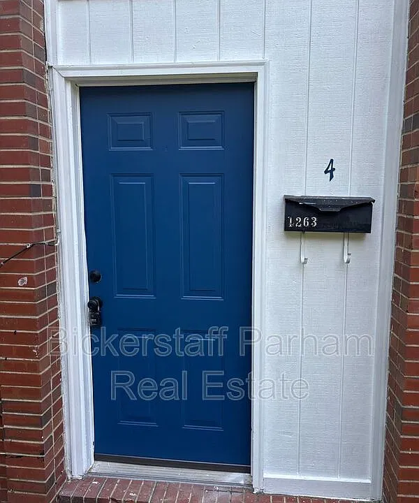 1263 Cedar Ave #4