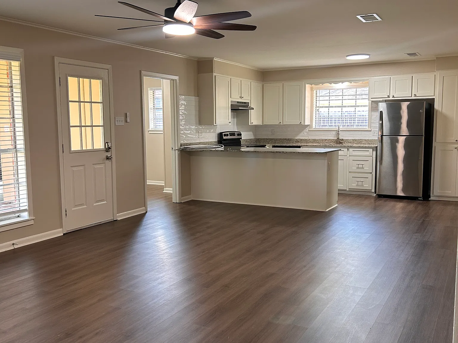 404 Post Oak Blvd — Photo 3