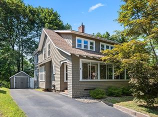 6 Iowa St, Worcester, MA 01602