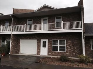 1905 River Meadows Dr, Sevierville, TN 37876