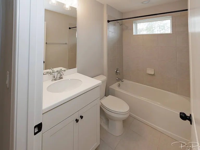 Full bath off loft