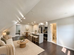 200 N 6th St, Newark, NJ 07107