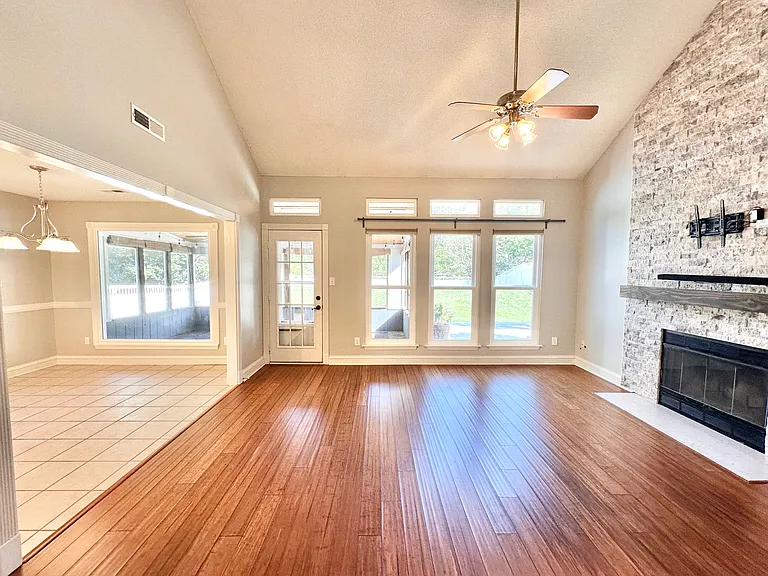 10223 Bon Meade Ln — Photo 7