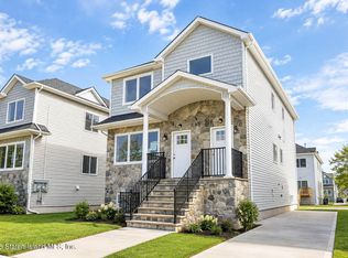 75 Bombay St, Staten Island, NY 10309