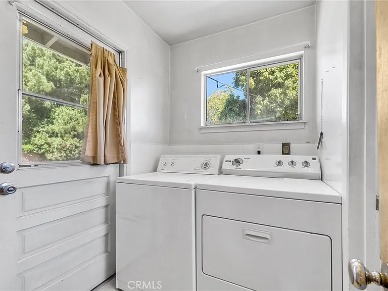 2551 W Rome Ave — Photo 11