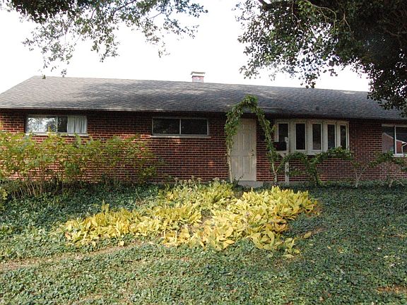 5th image of 4619 Longfellow Ave
