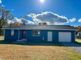 310 Smith St, Oscoda, MI 48750