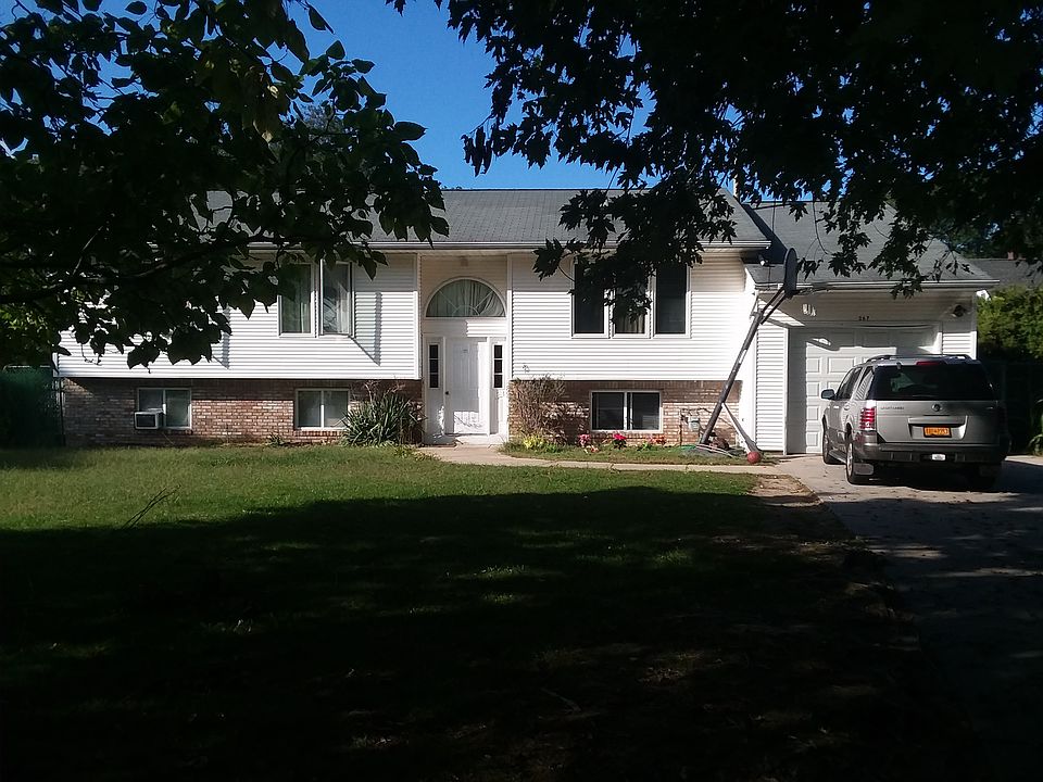 1st image of 367 Long Island Ave