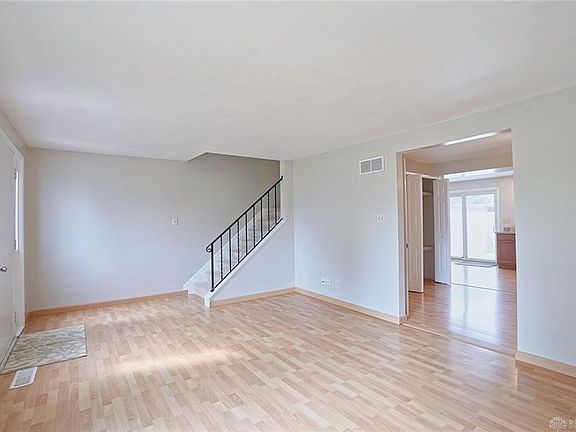 4th image of 1398 Long Island Ct