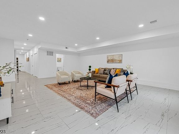 4th image of 3 Terrace Pl