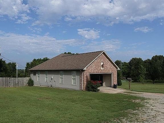 4th image of 189 Cardinal Ln