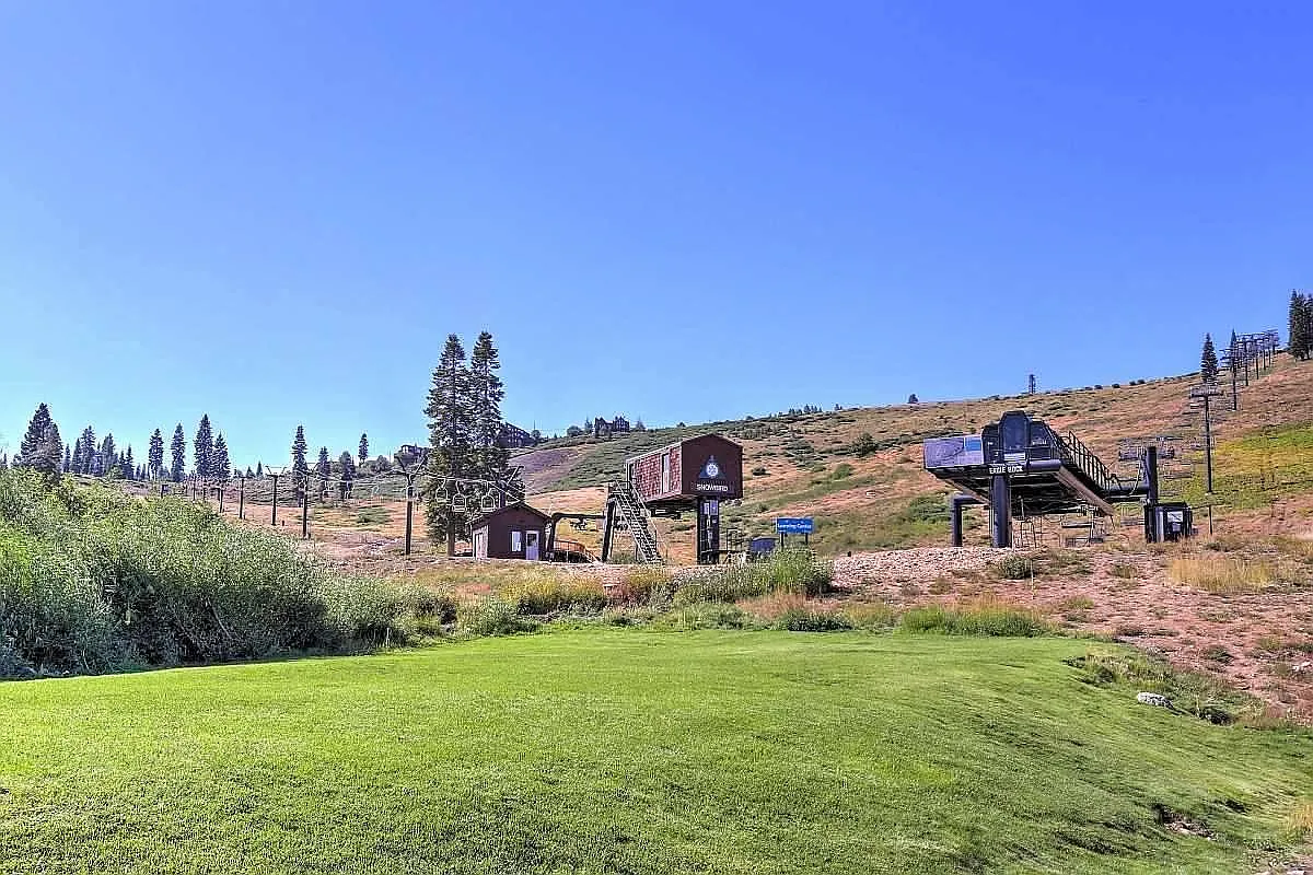 Building Photo - 11565 Snowpeak Way #647